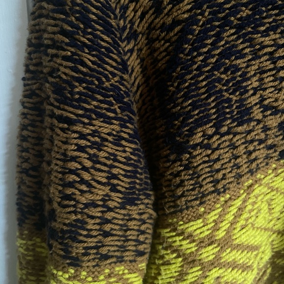 Won Hundred Sweater - Picture 2 of 3